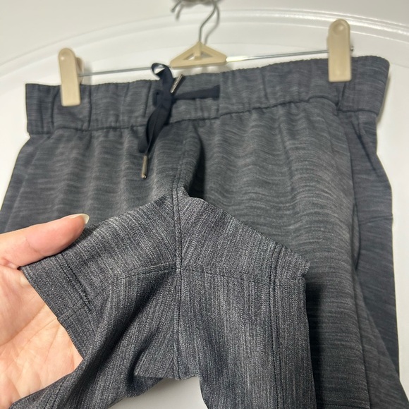 Lululemon On The Fly Shorts Gray Athletic Shorts size 6 - Picture 5 of 10